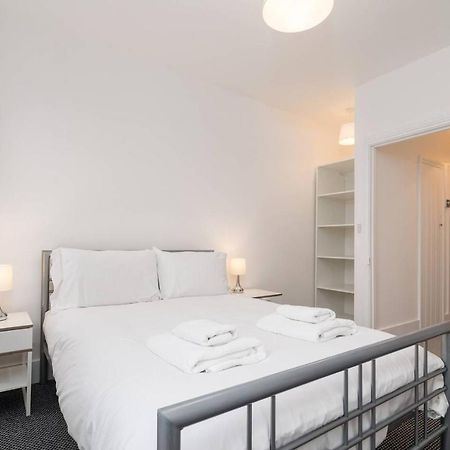 לונדון Guestready - Modern 2-Bed For 4 In Golders Green! מראה חיצוני תמונה