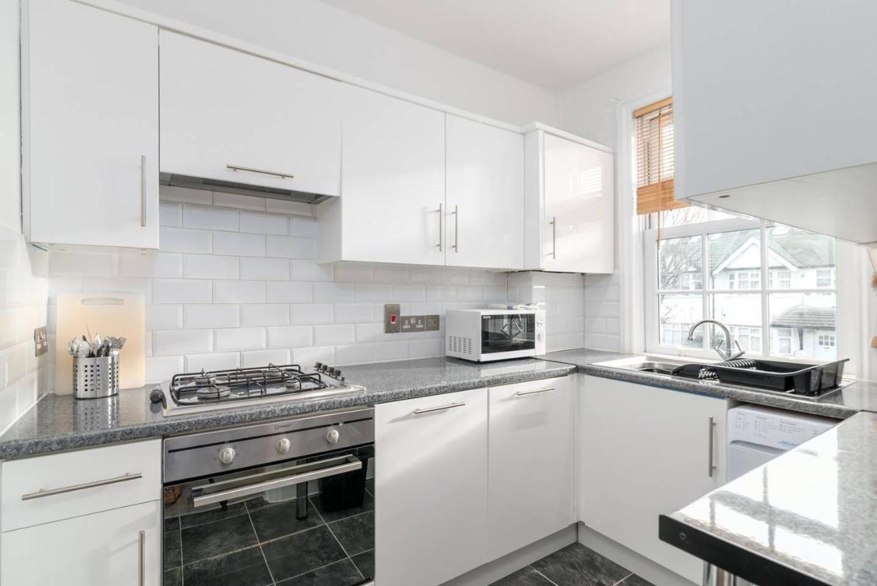 לונדון Guestready - Modern 2-Bed For 4 In Golders Green! מראה חיצוני תמונה