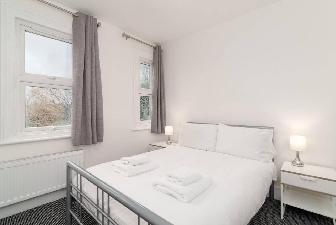לונדון Guestready - Modern 2-Bed For 4 In Golders Green! מראה חיצוני תמונה